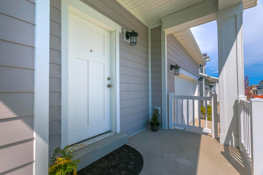 Coralville Pella® Door Styles